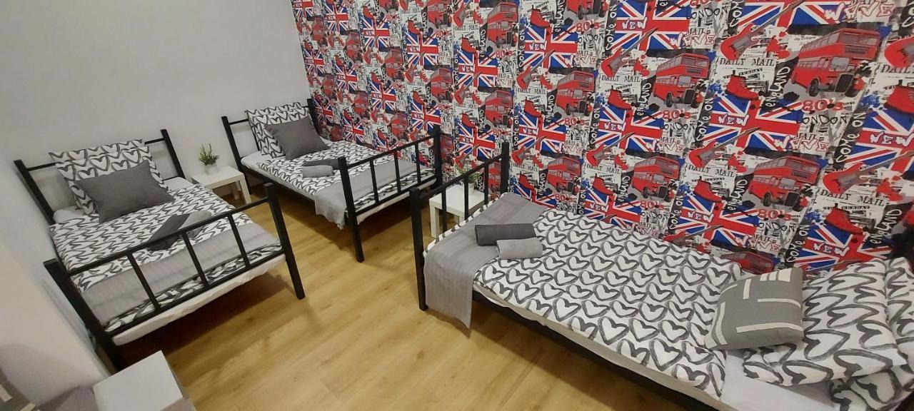 London Fog Apartment In The Party District Budapest Eksteriør bilde
